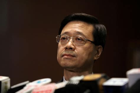 李家超 八字|“治港功臣”还是“奴才卖港”？解读2022香港特首唯一候。